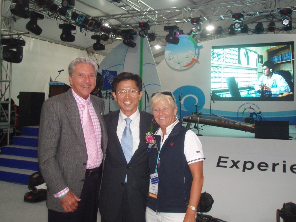 AIMEX - (Left to Right) Korean Boat Show 2008 Barry Jenkins , Sanctuary Cove International Boat Show, Governor Kim and Mary Anne Edwards , Chief Executive AIMEX © AIMEX 